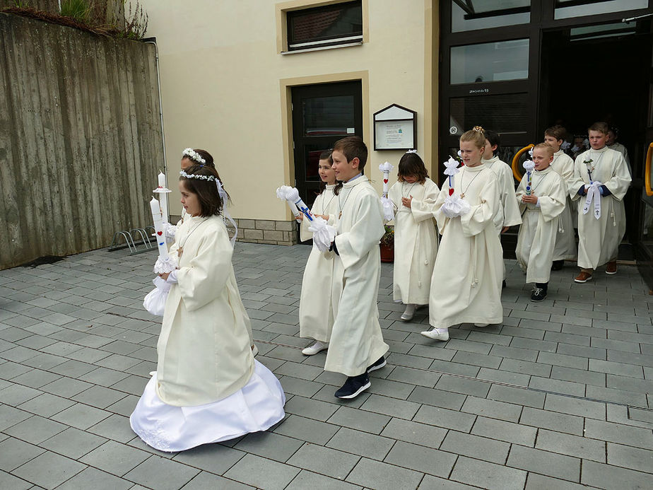 Feier der 1. Heiligen Kommunion in Sankt Crescentius (Foto: Karl-Franz Thiede)